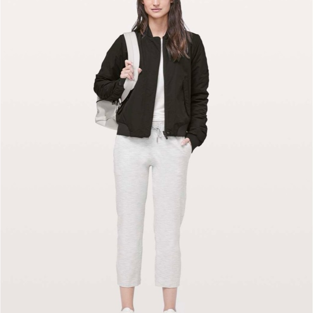 Lululemon"On The Fly Crop*23" Wee Are From Space Nimbus Battleship